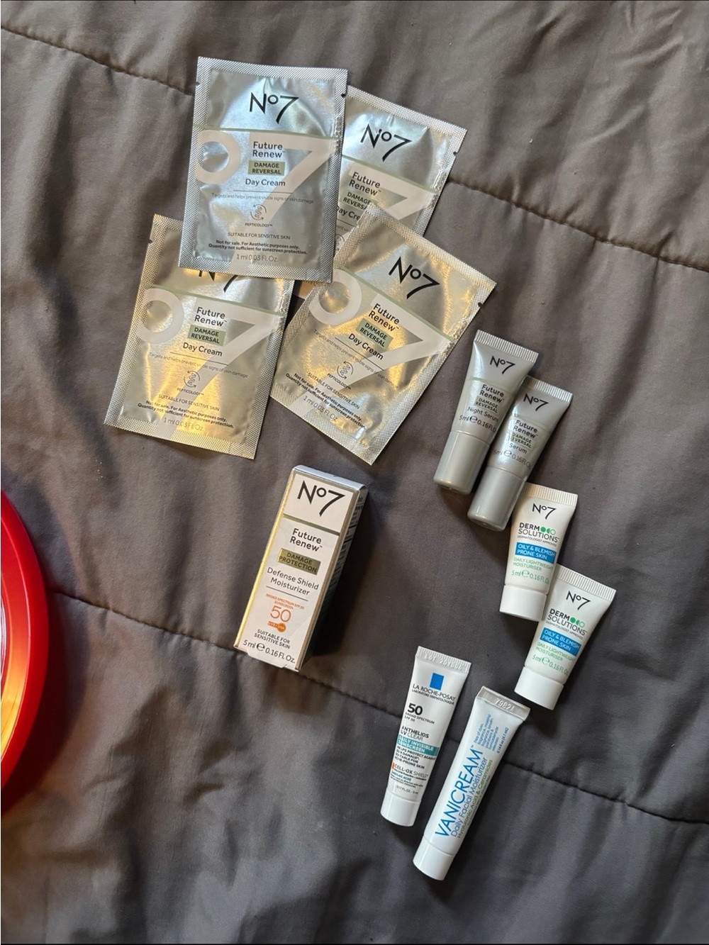 Future Renew Day Cream + SPF 50 Defense Shield Moisturizer Sample Pack - White